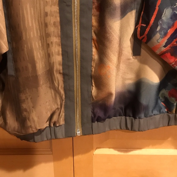 New Aris. A Elegant Multicolor Cape Jacket - Picture 6 of 8